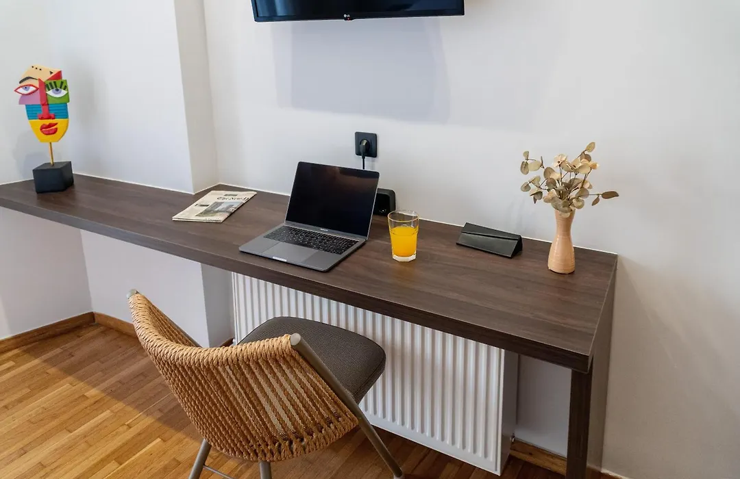 Rizes Suites Metro Dafni-1